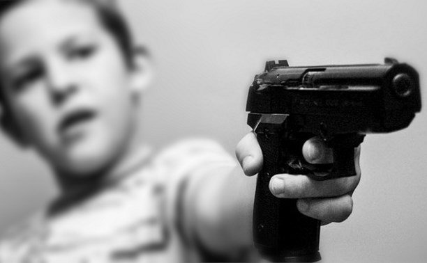 «Недетские игры»: в Днепропетровской области ребёнок выстрелил в голову брату - рис. 1
