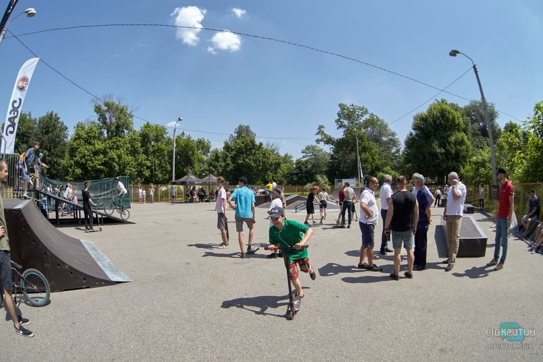 «Лети и прыгай»: в Днепре открылся первый бесплатный скейт-парк - рис. 3