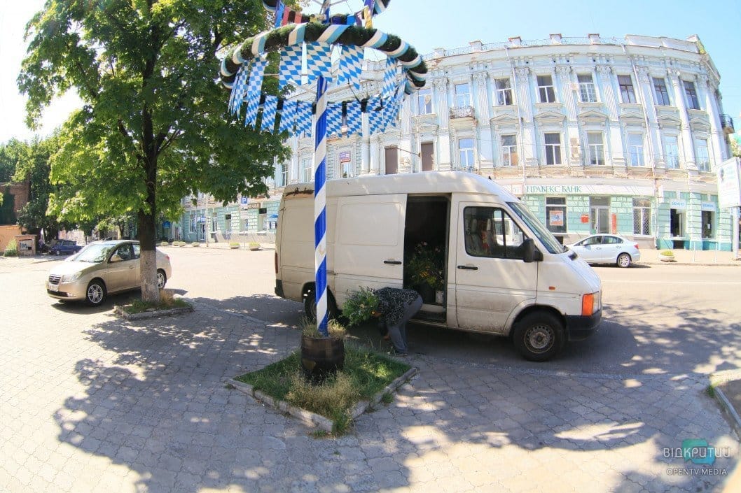 Как в Днепре празднуют День Святой Троицы - рис. 19