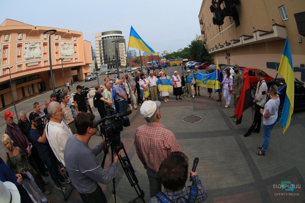 В Днепре отметили годовщину поднятия украинского флага над городом - рис. 18