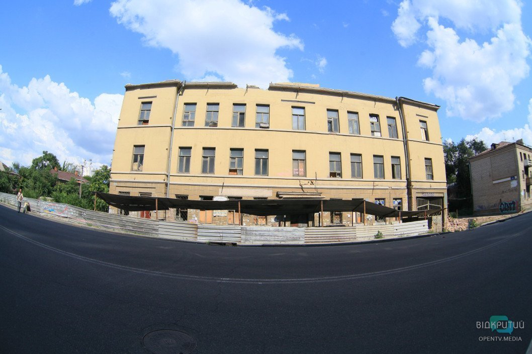 В центре Днепра сносят старые здания - рис. 8