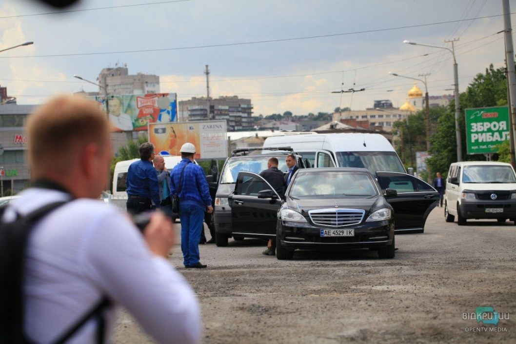 Чи перекривали дороги під час приїзду Президента - рис. 13