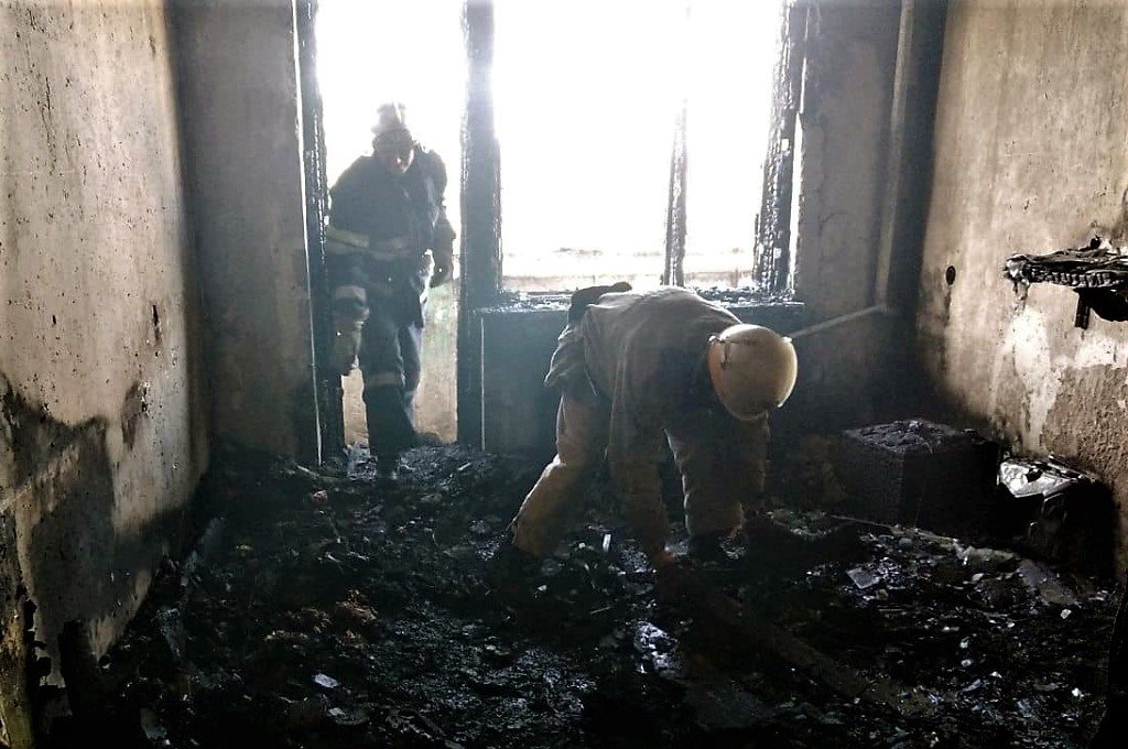 В Голубовке произошел пожар в жилом доме: погиб владелец квартиры - рис. 1