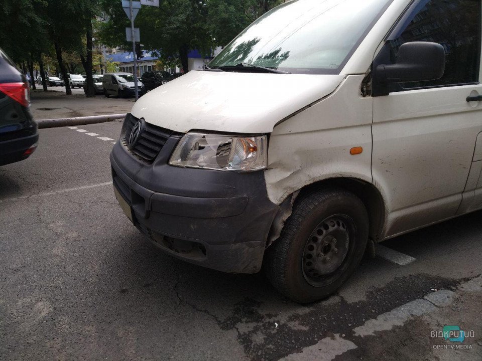 У Дніпрі авто патрульної поліції потрапило у ДТП - рис. 1