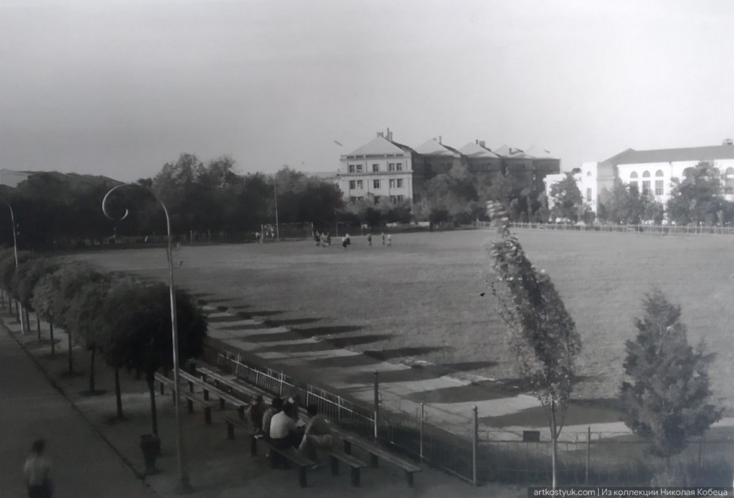 Солодкий час студентства: оприлюднили рідкісні знімки проспекту Гагаріна у 40-60-ті роки - рис. 5