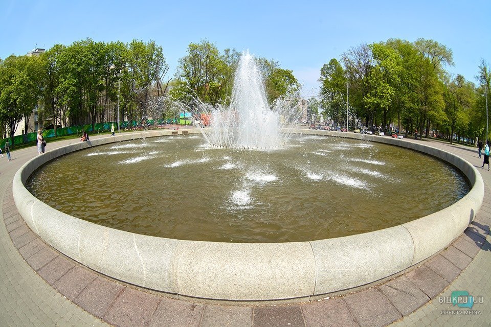 Дніпровські фонтани будуть обслуговувати за 3,7 мільйона гривень - рис. 1