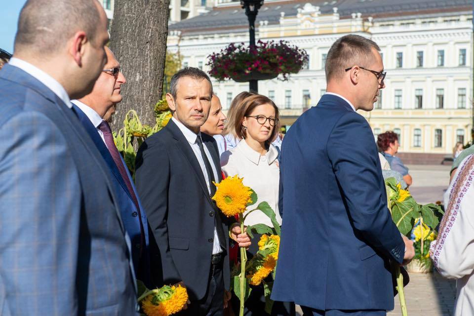 Перед першим засіданням Ради депутати вшанували пам'ять загиблих у Іловайському котлі - рис. 2