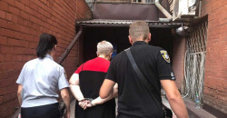 Утримувала дитину на ланцюзі: у Дніпрі жінку-опікуна посадили під домашній арешт - рис. 11