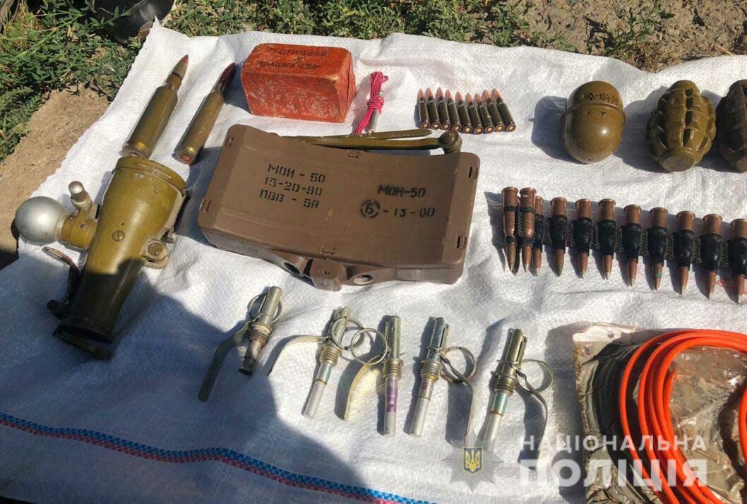У Дніпропетровській області участник АТО зберігав арсенал зброї - рис. 2