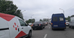 Утро начинается не с кофе: Днепр с самого утра стоит в пробках - рис. 7