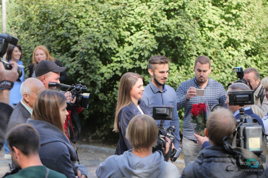 Как в Днепре экс-президент Кучма общался со своими сокурсниками: фотоотчет - рис. 3