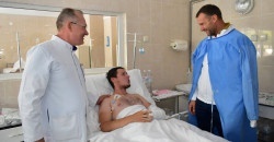 В Днепре главный тренер Национальной сборной по футболу Андрей Шевченко пообщался с ранеными бойцами - рис. 3