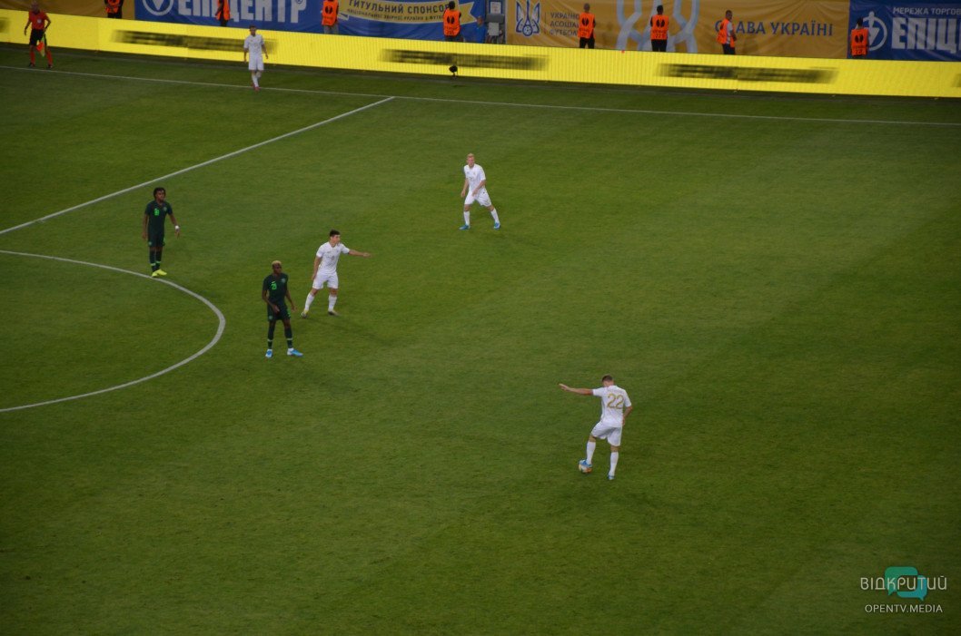 На стадионе «Днепр-Арена» состоялся товарищеский матч Национальных сборных Украина - Нигерия - рис. 2