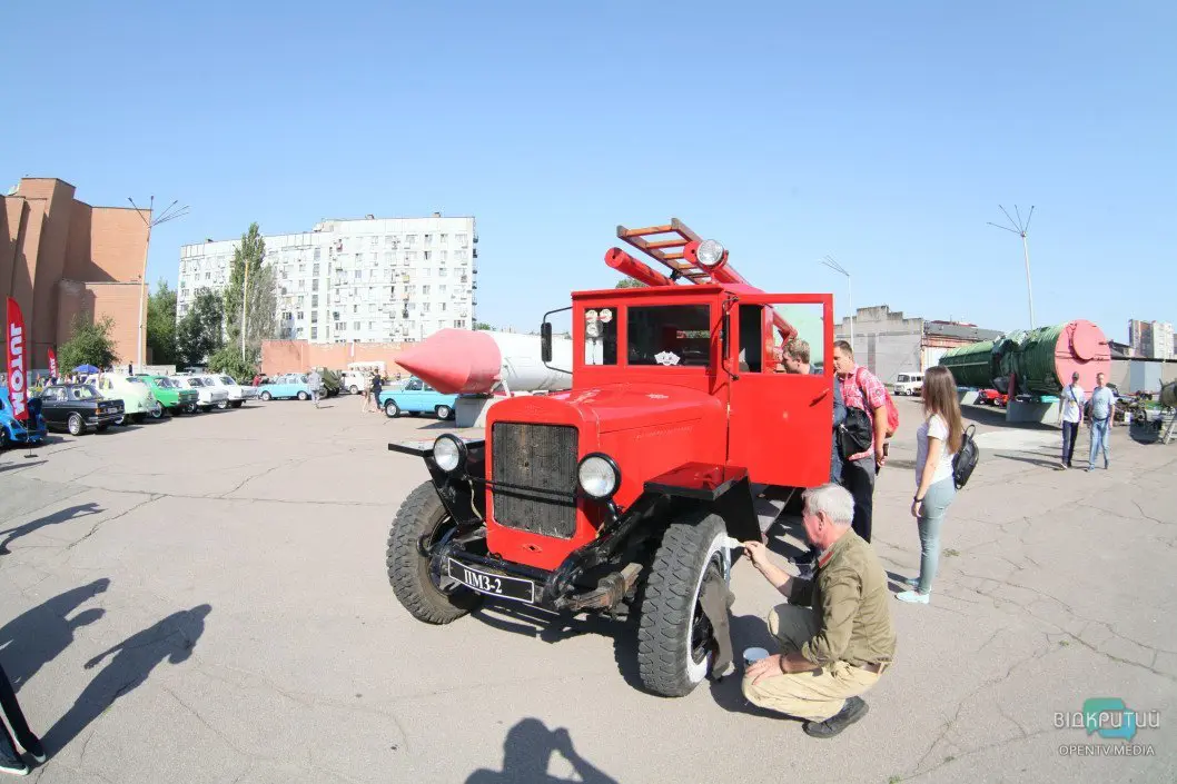 В Днепре проходит масштабная выставка ретро автомобилей «D.A.R.S. 2019» - рис. 5