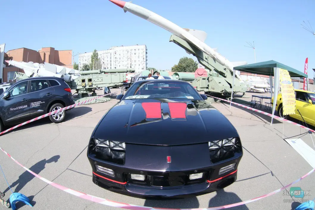 В Днепре проходит масштабная выставка ретро автомобилей «D.A.R.S. 2019» - рис. 2