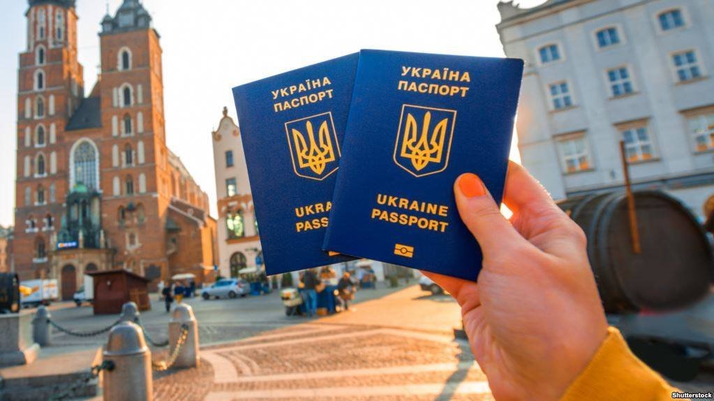 Вопрос двойного гражданства соответствует интересам Украины, — Кулеба - рис. 1