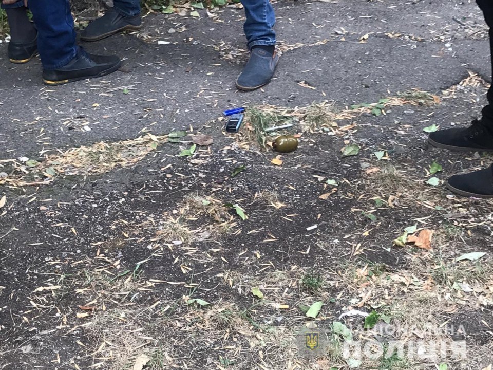 В Покрове мужчина вышел попить пива с гранатой в кармане - рис. 2