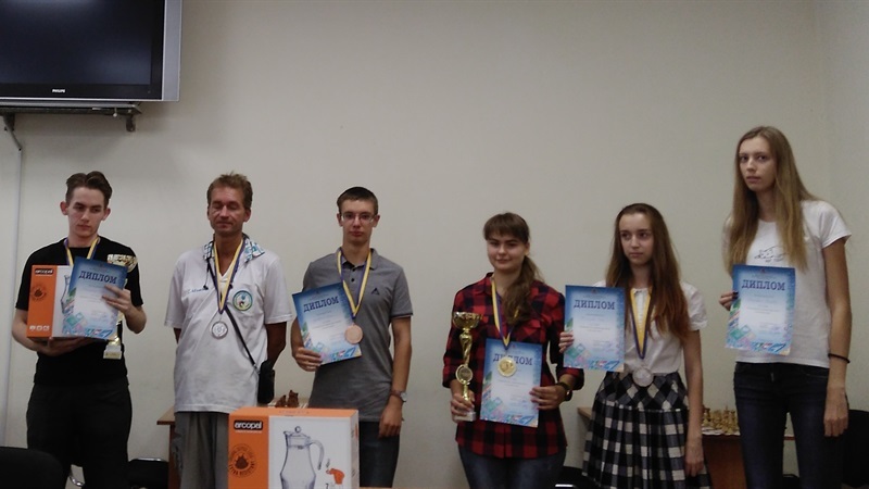 Днепровские спортсмены стали победителями и призерами чемпионата города по классическим шахматам - рис. 1