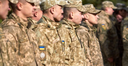 После школы — в армию: в Украине хотят возобновить призыв с 18 лет - рис. 3