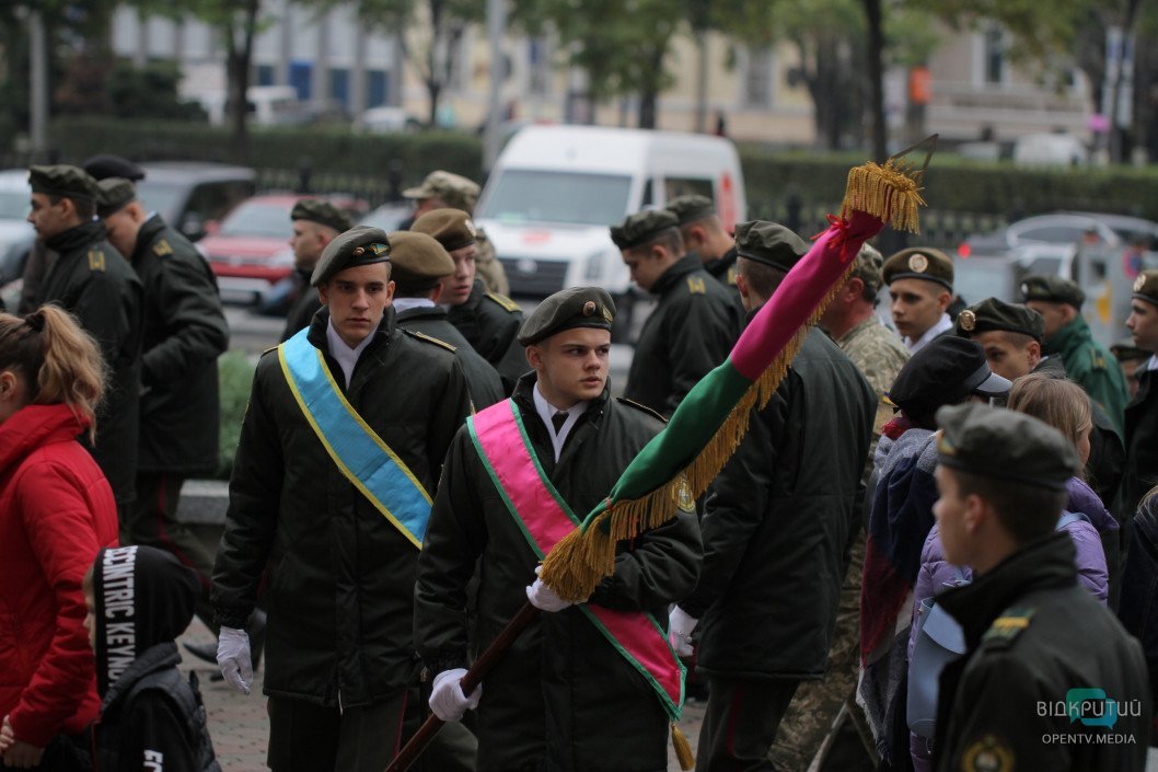 В Днепре более ста парней дали клятву военного лицеиста - рис. 2
