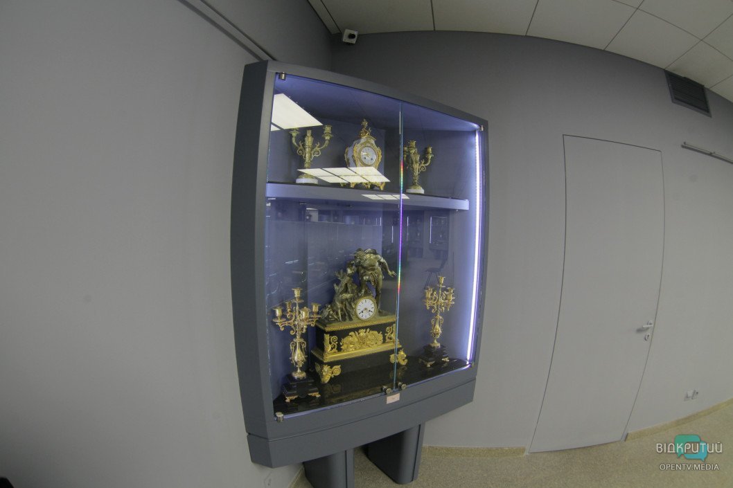 В еврейском центре "Менора" показали экспозицию древних часов - рис. 5