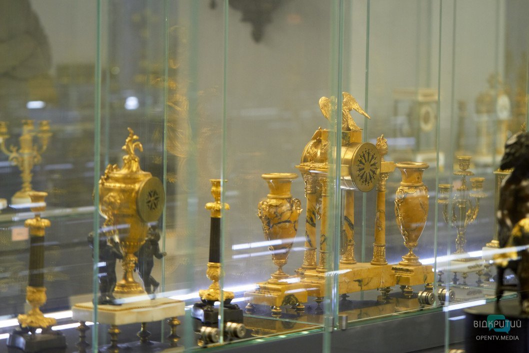 В еврейском центре "Менора" показали экспозицию древних часов - рис. 23