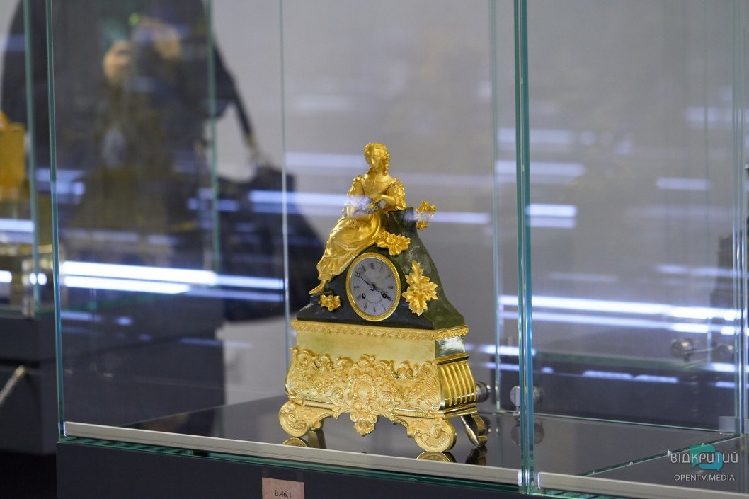 В еврейском центре "Менора" показали экспозицию древних часов - рис. 26