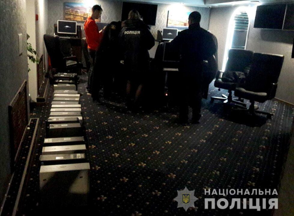 В Кривом Роге полиция пресекла работу двух незаконных игорных заведений - рис. 1
