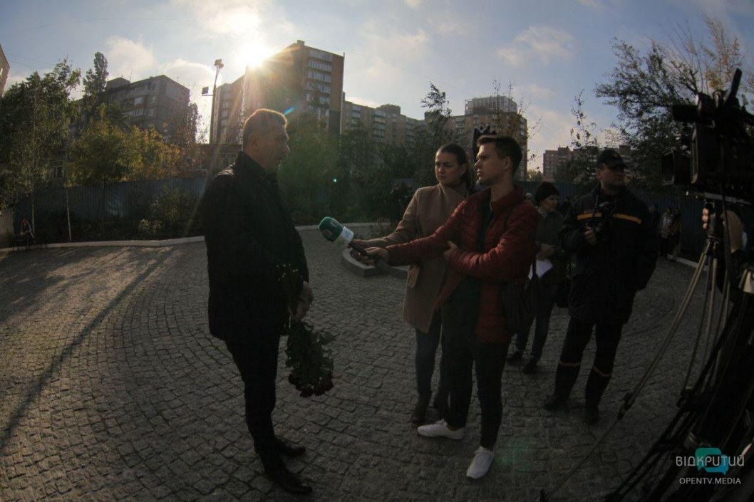 В Днепре почтили память погибших во время взрыва дома по улице Мандрыковская - рис. 3