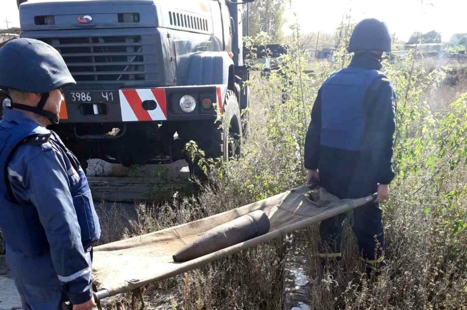 В Днепропетровской области пиротехники уничтожили устаревшие боеприпасы - рис. 1