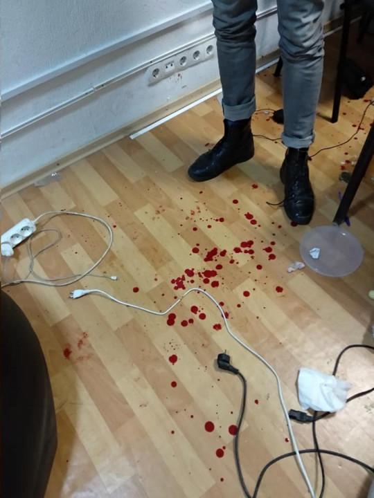 В Днепре прямо в офисе избили двух активистов - рис. 3