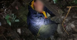 Спрятался в канаве: в Днепре патрульные задержали пьяного водителя с кастетом и ножом - рис. 19