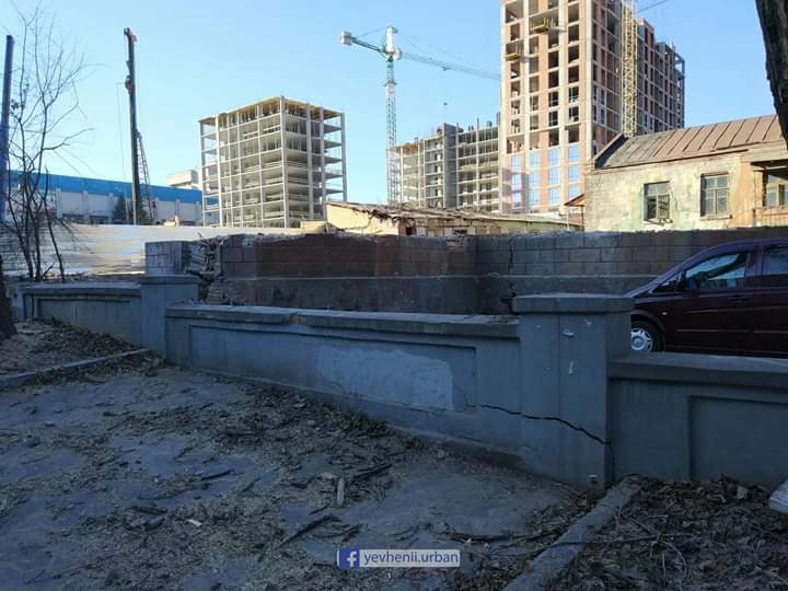 Конец эпохи: в Днепре снесли церковь больницы Красного Креста - рис. 2