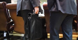 В Днепре депутаты увеличили количество чиновников горсовета - рис. 11