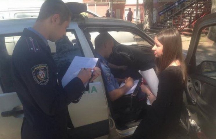Разбил камеру: как наказали предпринимателя из Марганца, который напал на журналистов - рис. 2