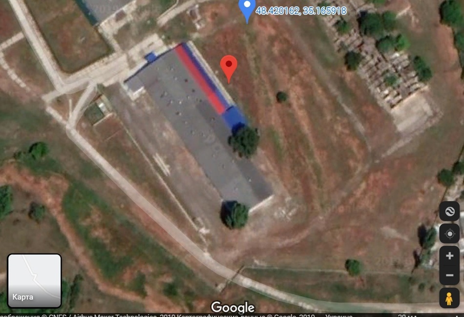 Следствие вели: днепрянин нашел на крыше фермерского склада российский флаг - рис. 2