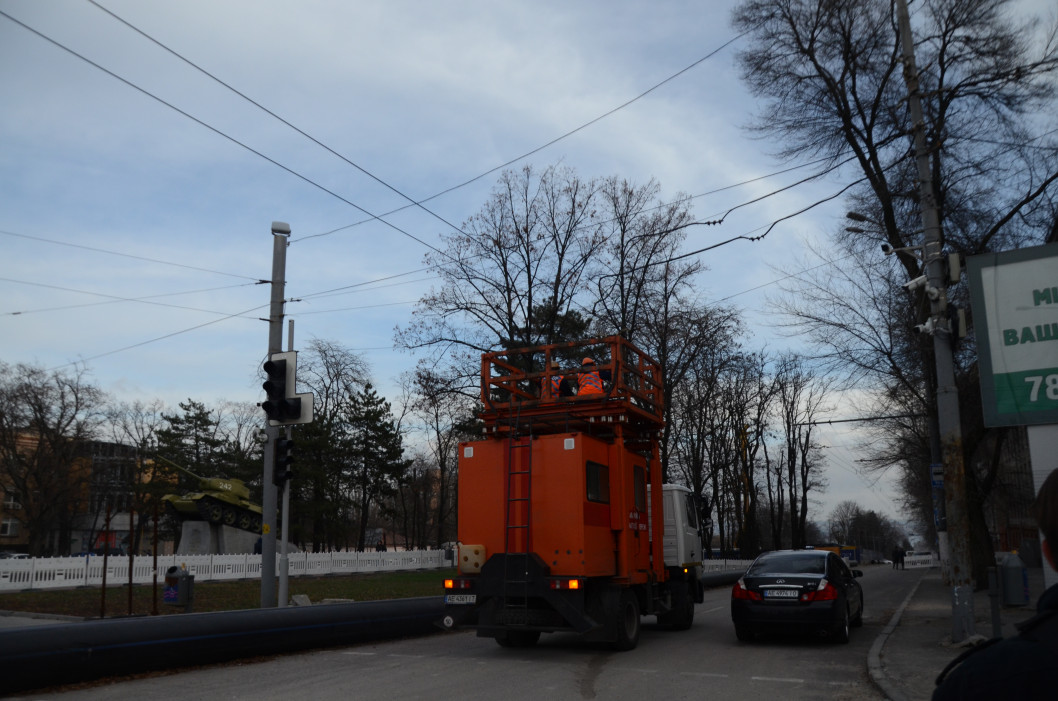 Ремонт просевшей общаги: когда в Днепре снова запустят трамваи по проспекту Гагарина - рис. 1