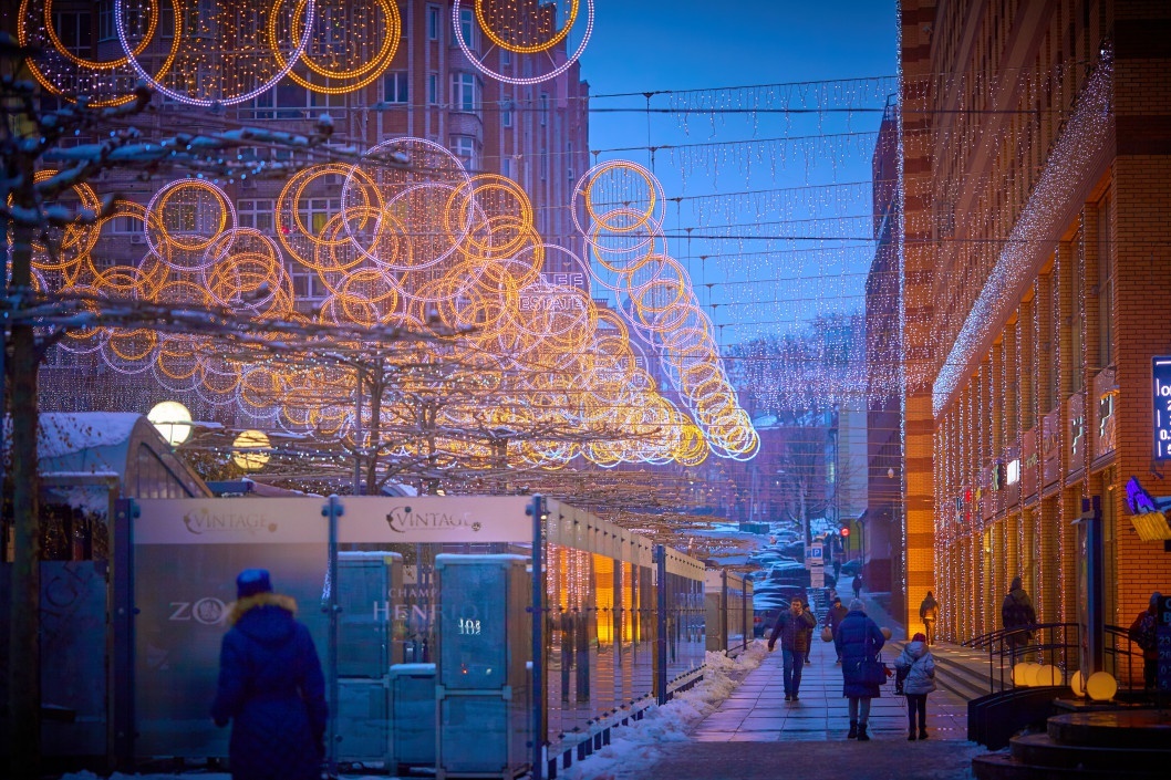 Световая иллюминация на Екатеринославском бульваре в Днепре.