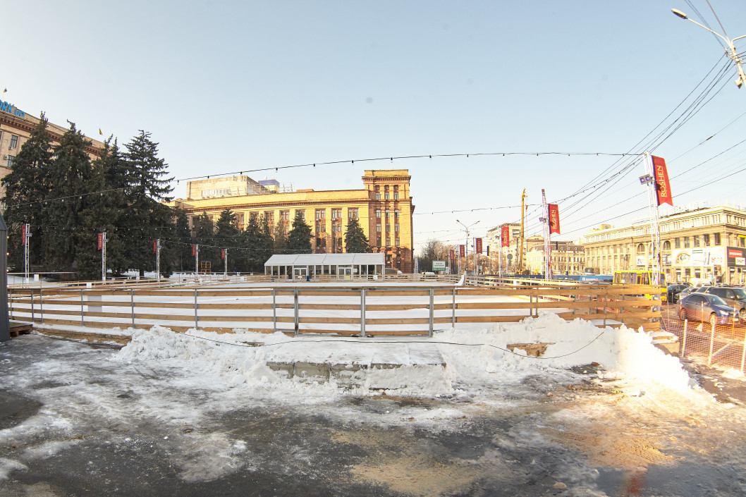 Готовь коньки: когда на площади Героев Майдана откроют каток (ФОТО) - рис. 9