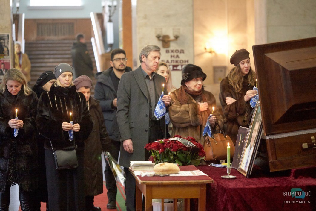 Как в Днепре прощались с Почетным гражданином города, легендарным ракетостроителем Владимиром Комановым (ФОТО) - рис. 6