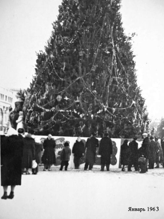 Новогодняя ретроспектива: как встречали праздник в Днепре прошлого века (ФОТО) - рис. 9