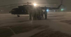 Ребенка доставили в Днепр на вертолете