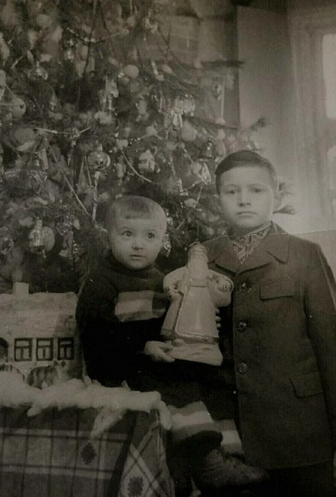 Новогодняя ретроспектива: как встречали праздник в Днепре прошлого века (ФОТО) - рис. 11