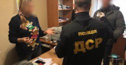 Брала по 3 тысячи "зеленых": в Днепре чиновница наживалась на социальном жилье - рис. 2