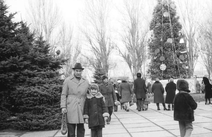 Новогодняя ретроспектива: как встречали праздник в Днепре прошлого века (ФОТО) - рис. 5
