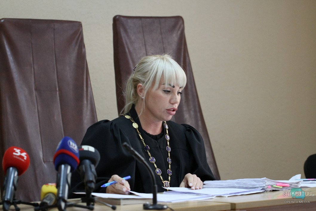 Судье Элеоноре Женеску из Днепра запретили вершить правосудие (ФОТО) - рис. 1