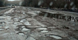 "Худшая дорога в мире": как поляки ехали по трассе Днепр-Николаев (ВИДЕО) - рис. 11