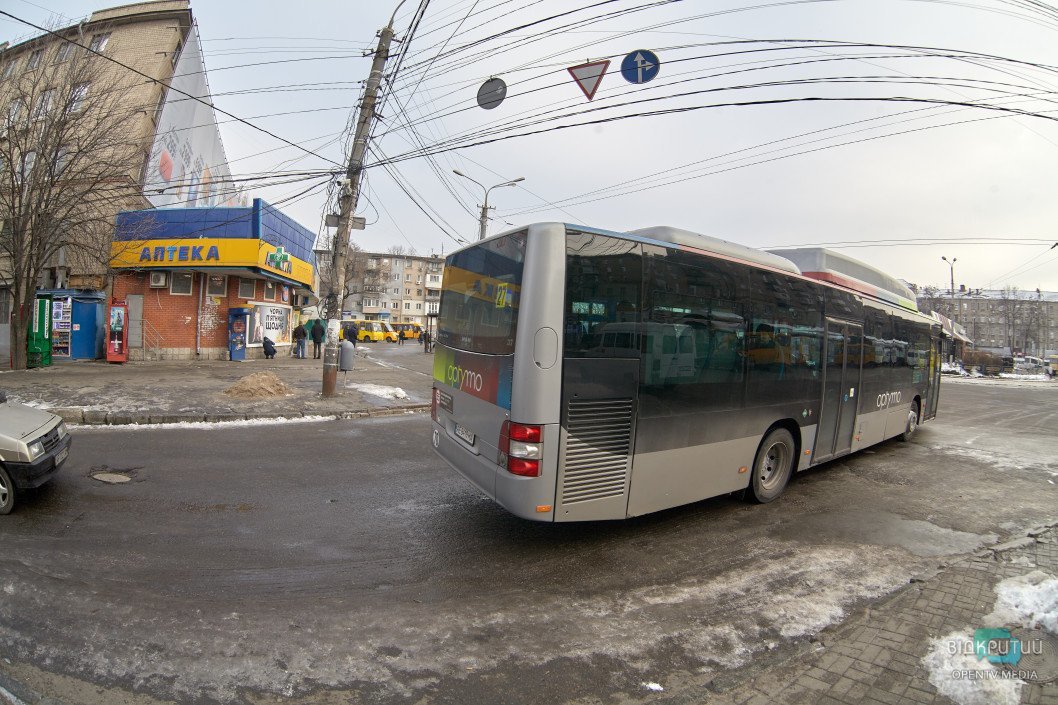 Городская романтика: в Днепре с улицы Воспоминаний ездит французский автобус (ФОТО) - рис. 9