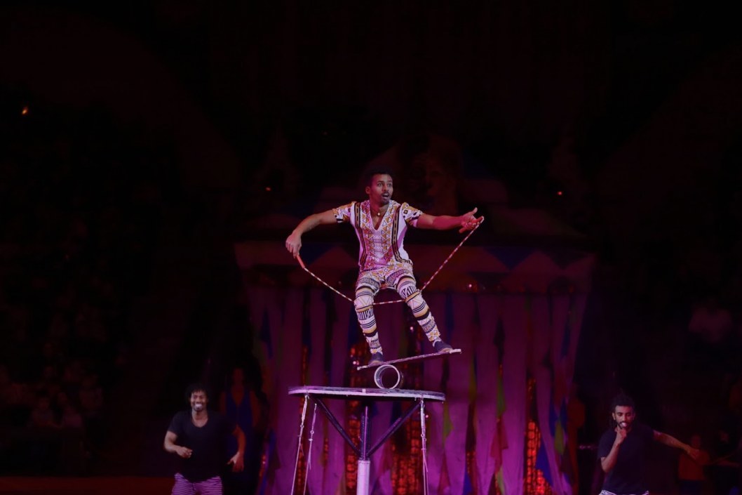 В Днепре ребята из малообеспеченных семей сходили в цирк - рис. 5