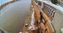 Опасный Днепр: на набережной и в парке Шевченко отпадают кирпичи и куски бетона (ФОТО) - рис. 10